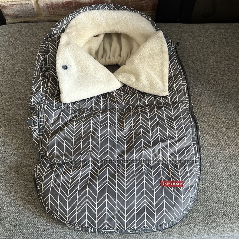 Skip Hope car seat  winter worm